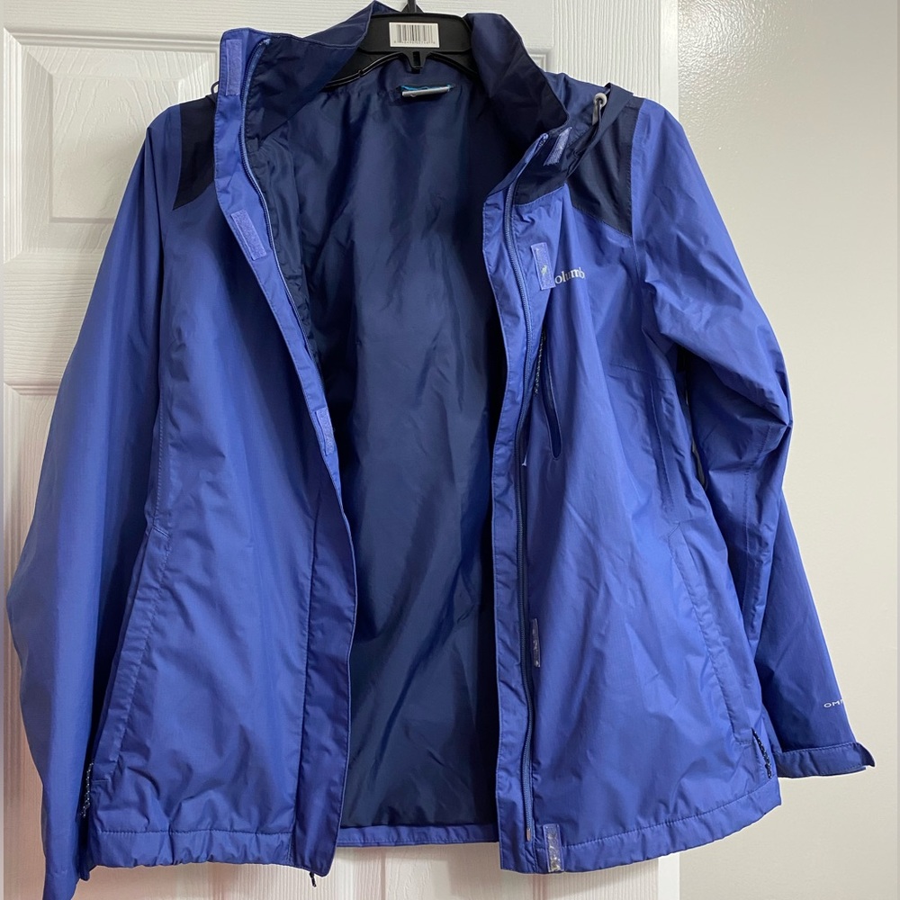 Columbia rain jacket with hood
